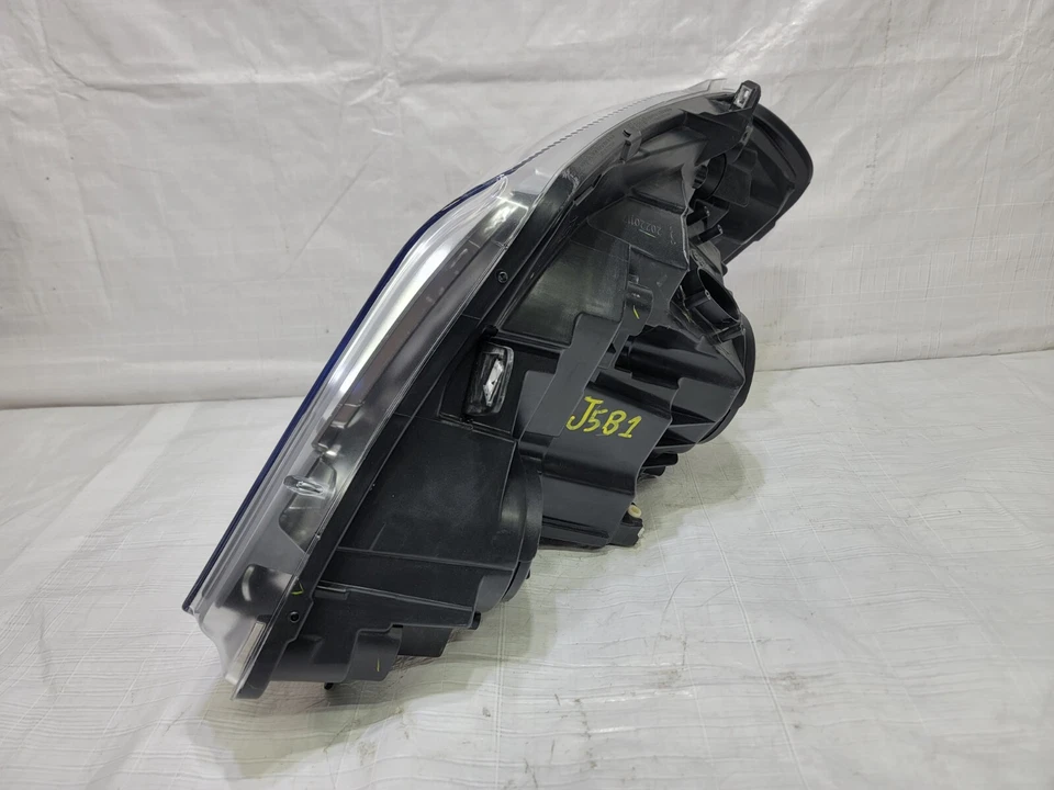Faro delantero pasajero derecho Mercedes-Benz Sprinter 2500 2014-2018 OEM Foto 4 de 4
