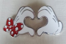 WDW Disney Mickey & Minnie Mouse Holding Heart Hands Gloves Glove Pin Set  2