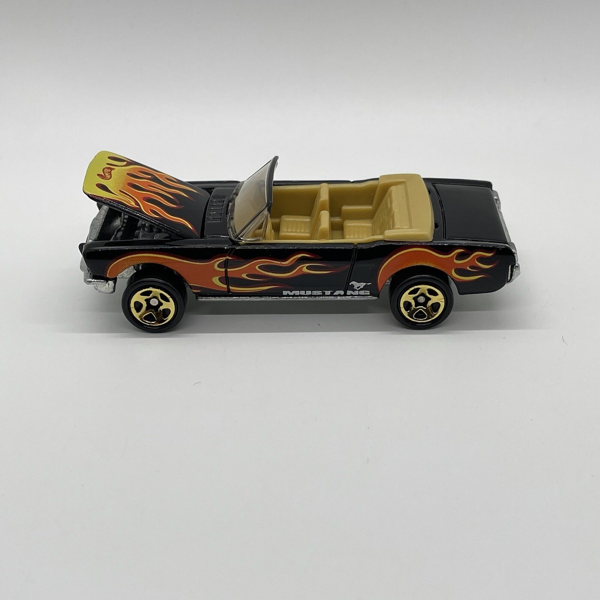 1983年製★Fordフォードマスタング★ミツバチバズビーキャラクター 1983 フォード マスタング - ホイール＆タイヤサイズ、PCD