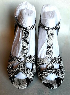BiBA Leder Snake Print T Bar MEGAN Heels Sandalen Peeptoe Schuhe 39 UK 6 Neu mit Karton