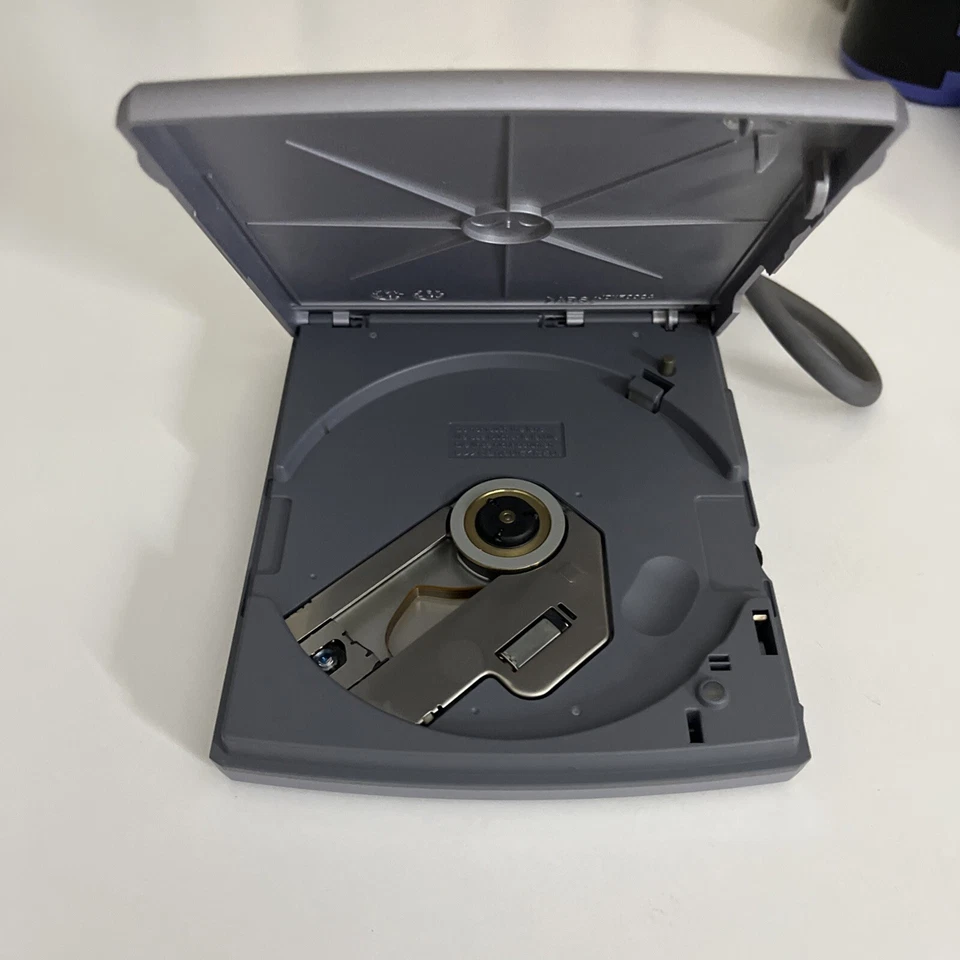 Sony CD-ROM Drive External Portable PCGA-CD5 - Image 4 of 4