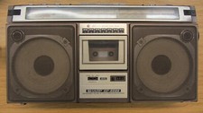 Sharp GF 8686 Radiorecorder / Ghettoblaster / Kassette
