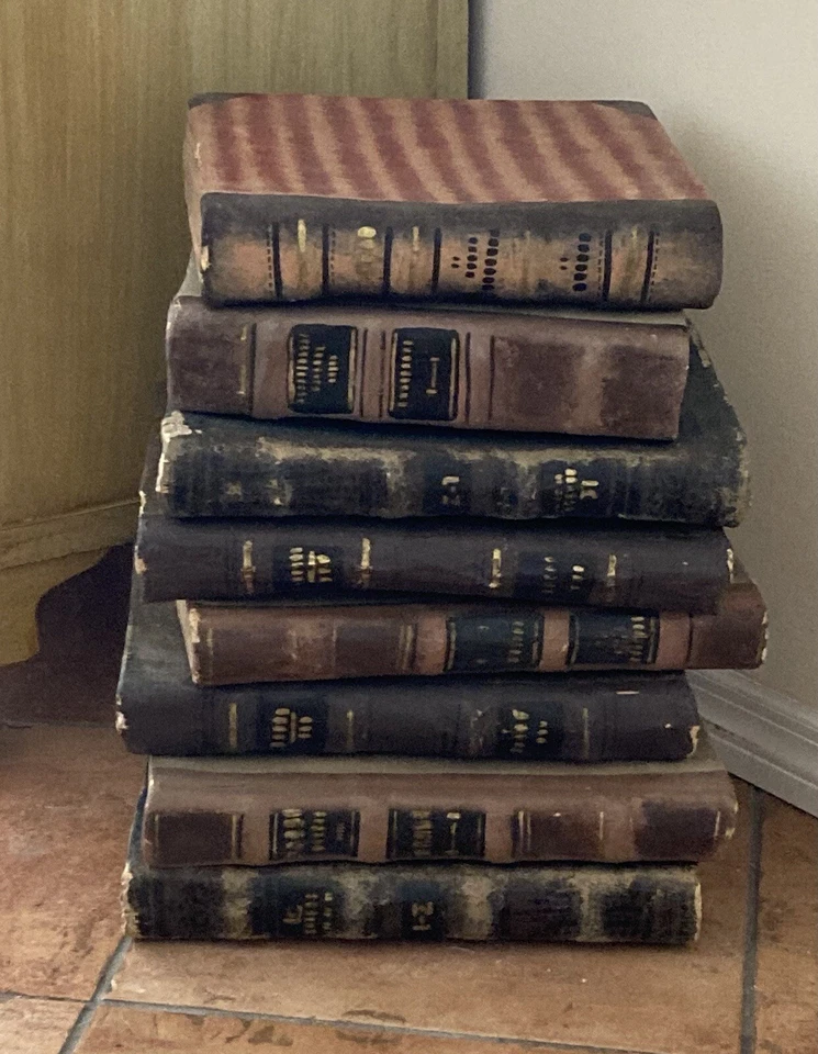 9 libros de imitación vintage decorativos de papel maché. La pila mide 20+++ pulgadas de alto Foto 3 de 4