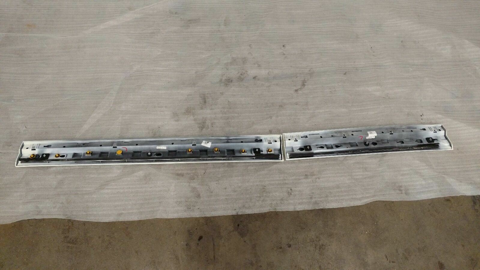 MASERATI LEVANTE DRIVER LEFT SIDE DOOR MOLDING TRIMS OEM 670035236