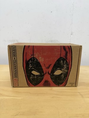 Funko Collector Corps 123 Leaping DEADPOOL + 001 Variant Comic DORBZ PIN & PATCH