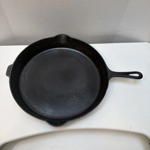 Vintage Antique Cast Iron Griswold No. 14 Skillet Frying Pan