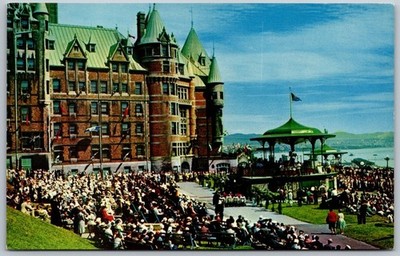Postcard Quebec Canada Dufferin Chateau Terrace Crowd 1958 Chrome Vtg