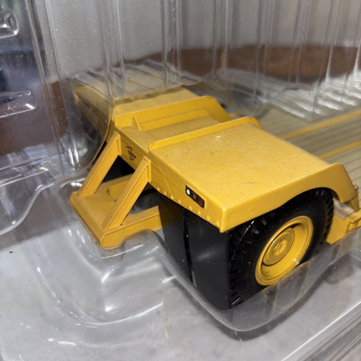 Norscot 1/50, Caterpillar 784c Tractor With Tow haul Lowboy 55220