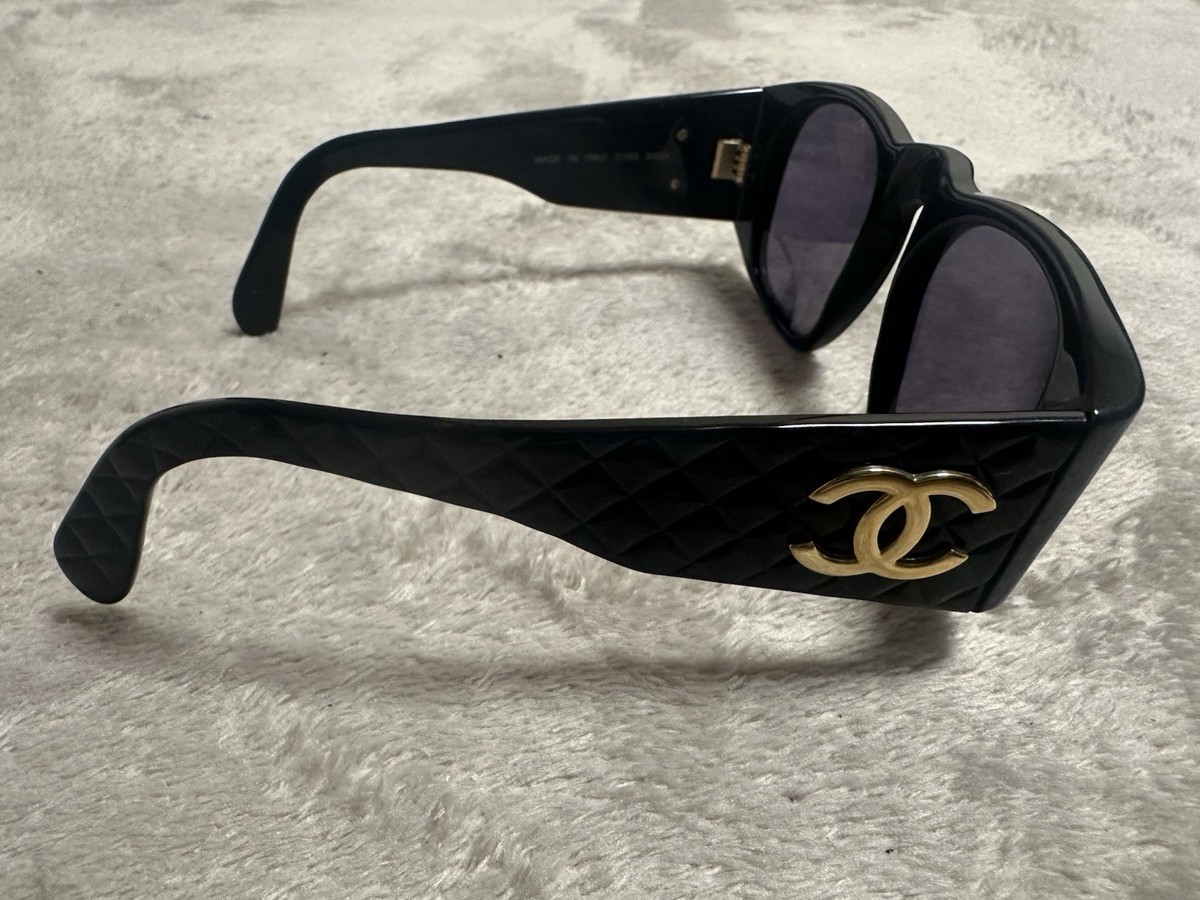 Authentic CHANEL Vintage Matelasse Sunglasses Black Gold CC  display picture 1