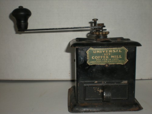 UNIVERSAL COFFEE MILL Grinder No. 109 Landers, Frary & Clark - Pat. 1905