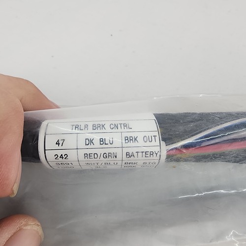 GM 23184088 NEW OEM GM Trailer Brake Control Wire Harness Adapter - Picture 3 of 6