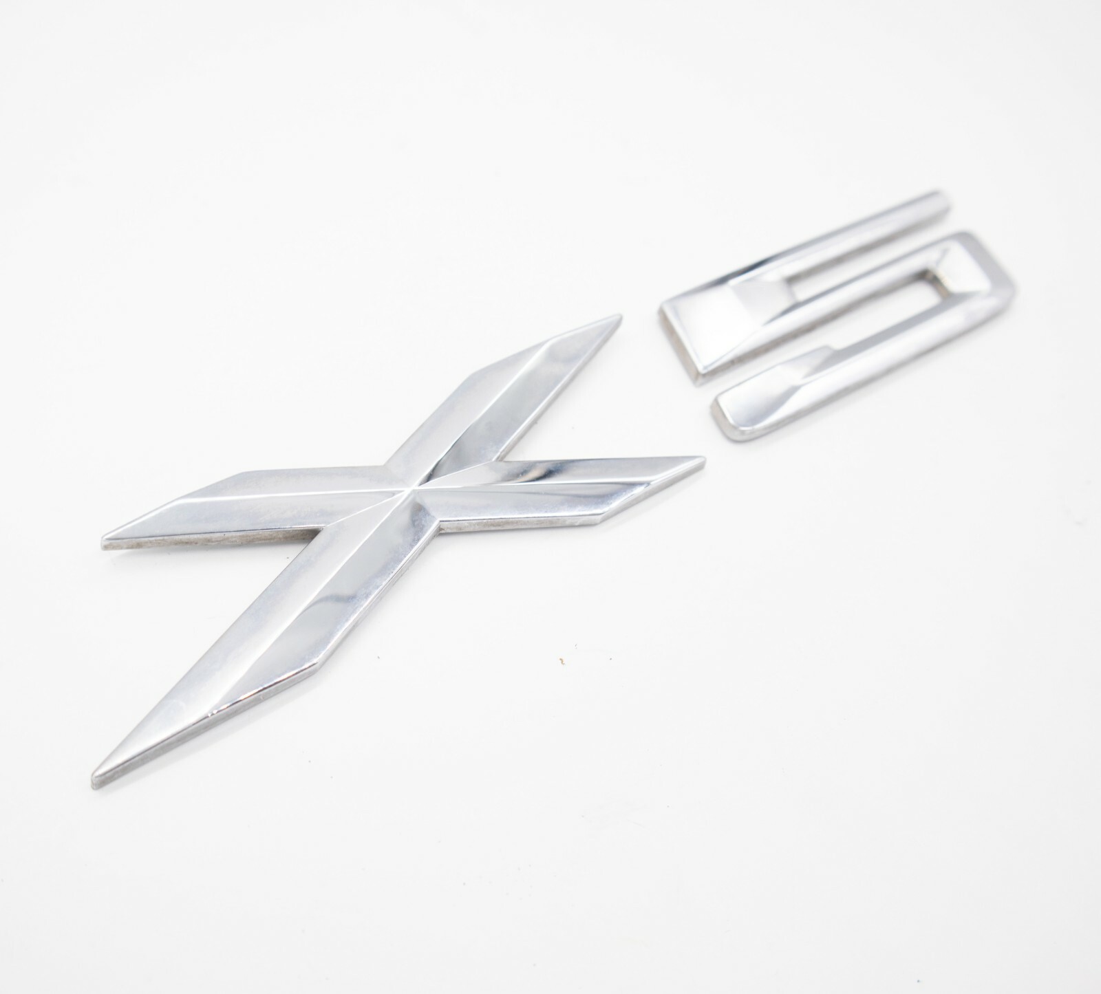 20002013 BMW X5 Rear Trunk Liftgate Emblem OEM eBay