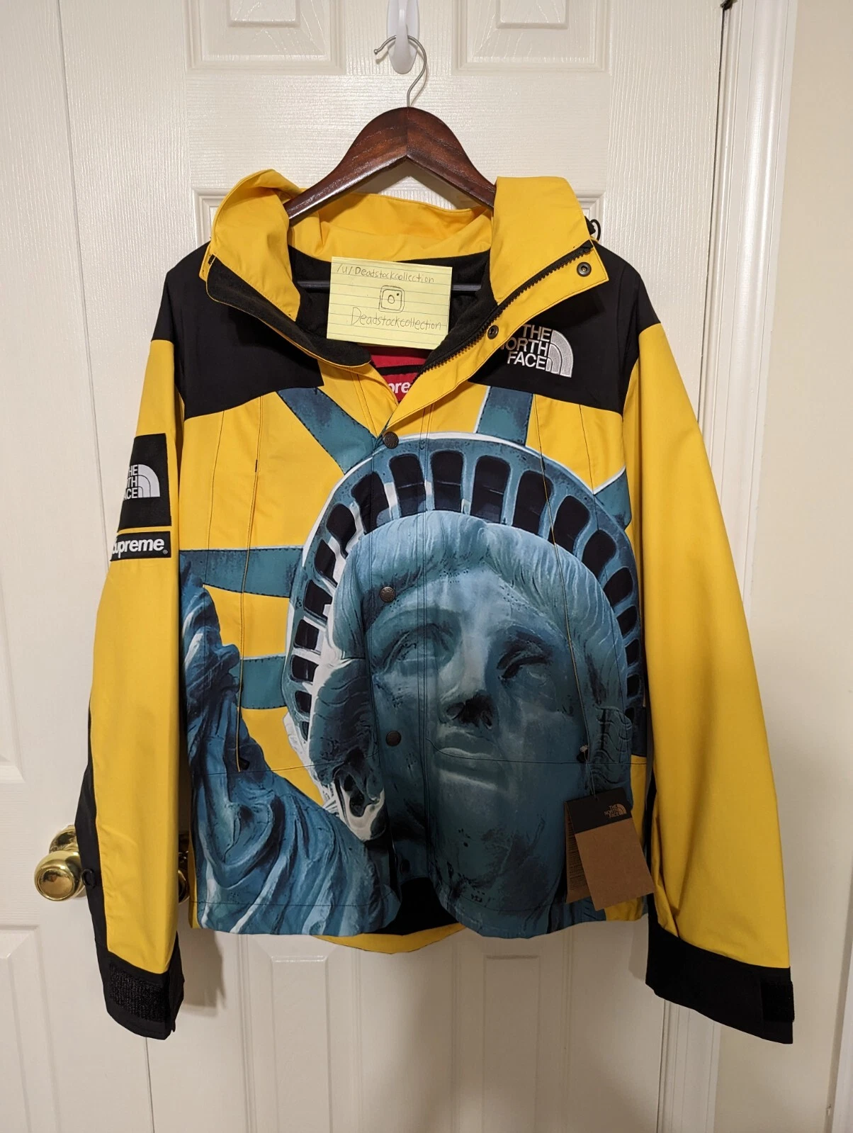 Veste de montagne Supreme The North Face Statue of Liberty jaune taille moyenne