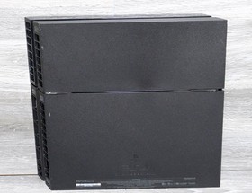 Sony PlayStation 4 PS4 500gb With Controller. CUH-1115A