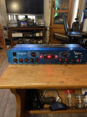 BEHRINGER V-AMP VAMP PRO Rackmount Amp Modeler & Multi Effect Unit