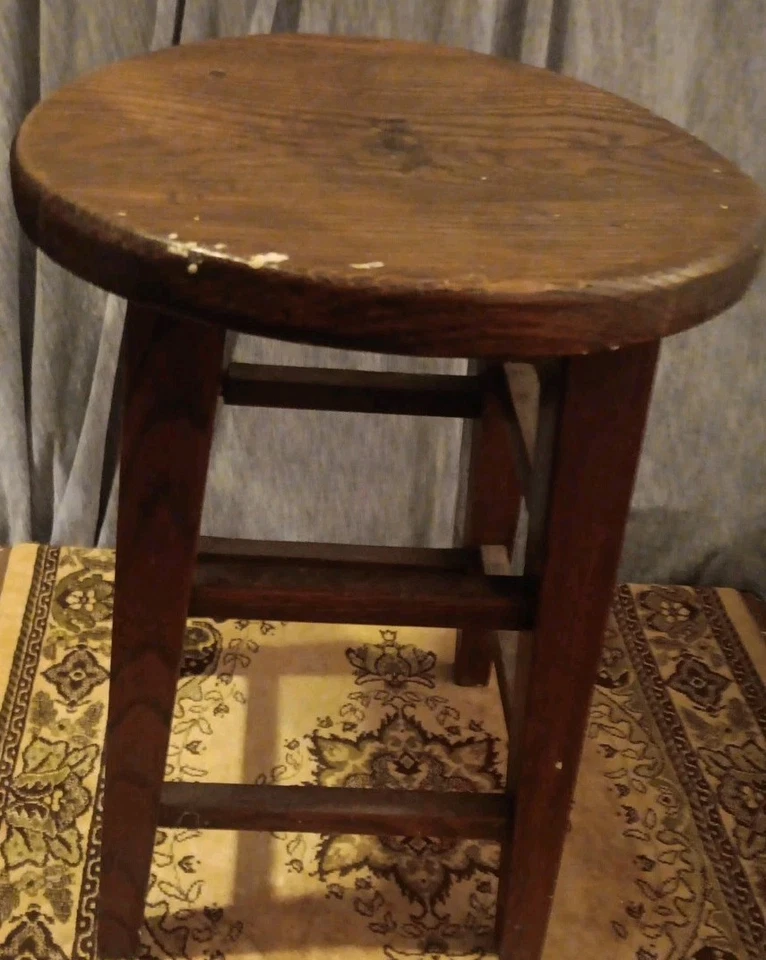 TABURETE VINTAGE ARTESANAL ROBLE OSCURO ENVEJECIDO 13" REDONDO SILLÍN SUPERIOR 18" ALTOx11" base Foto 2 de 4