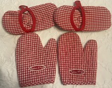 Melissa  Doug Oven Mitts Quilted Red  White Gingham Pretend Play Kitchen Lot 4