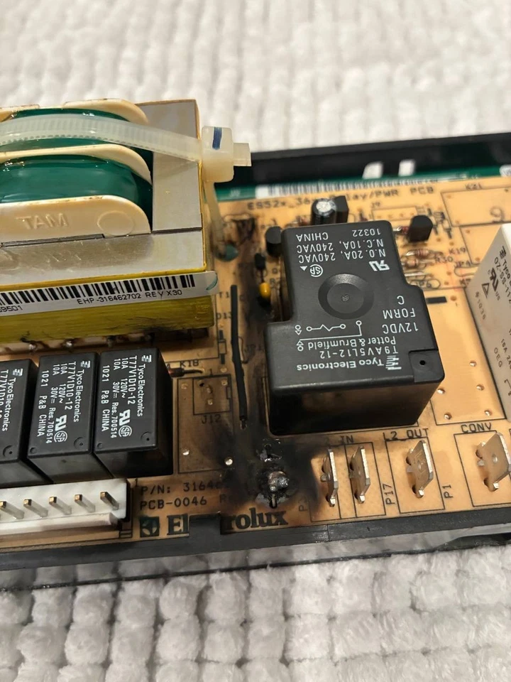 Tablero de control de cocina para horno Electrolux 5304495520 Frigidaire Foto 2 de 3