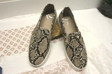 Report Women's Casual Slip-on comfortable snakeskin Shoes size 8 NWOT