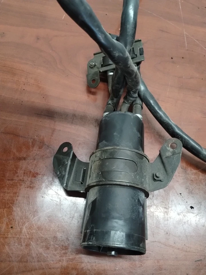 Bote OEM, válvula de 2 vías 17210-26E00 85451-75100, Suzuki 03-13 Burgman 400, #A3 Foto 3 de 4