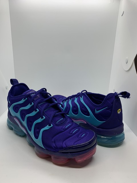vapormax plus hornets