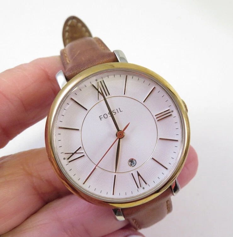 Ladies Fossil Watch with Date ES3737 Needs New Battery