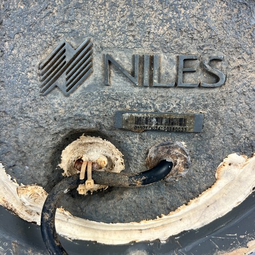 Niles RS5, High Performance Rock Loud Light Gray Speaker, 5-in. 2-way 10x9x8 - Picture 7 of 13