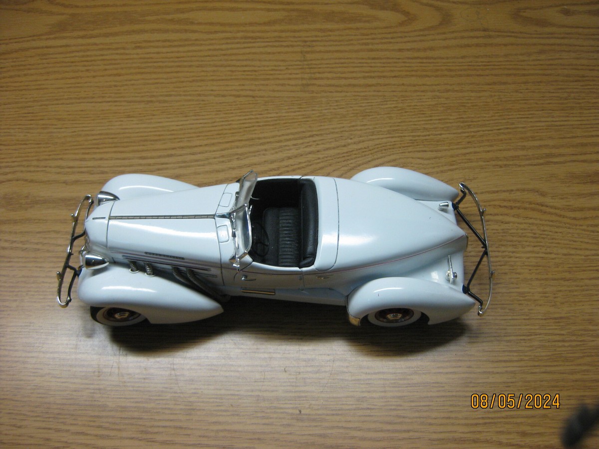 1/18 1935 AUBURN BOAT TAIL , IN WHITE , BY ERTL ,NO BOX | eBay