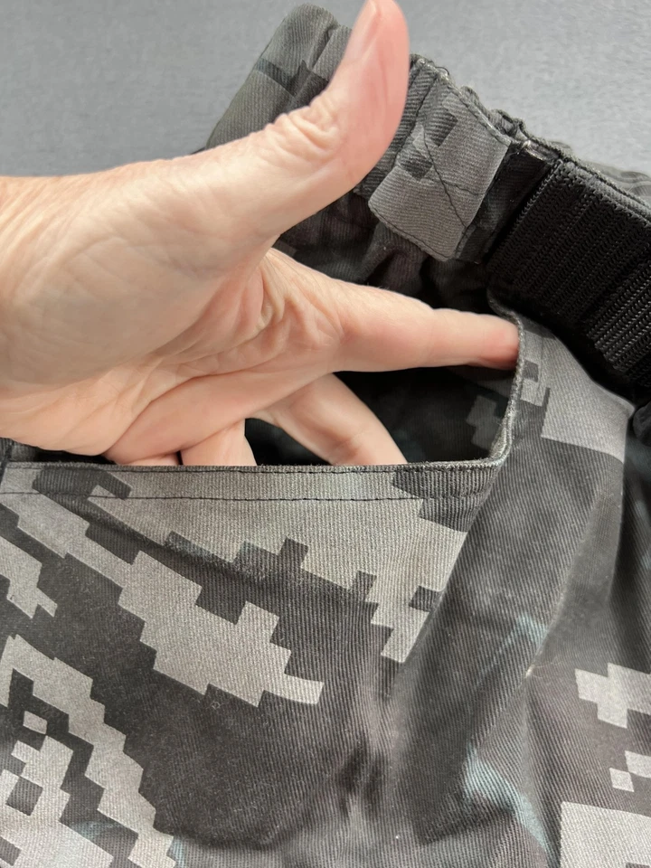 Cyberdog Pants Mens Large Gray Black Digital Camo Cargo Techwear Straps Buckles - Image 4 of 4