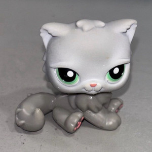 Littlest Pet Shop Gray persian pls buy shes so ugly that smile makes me angry