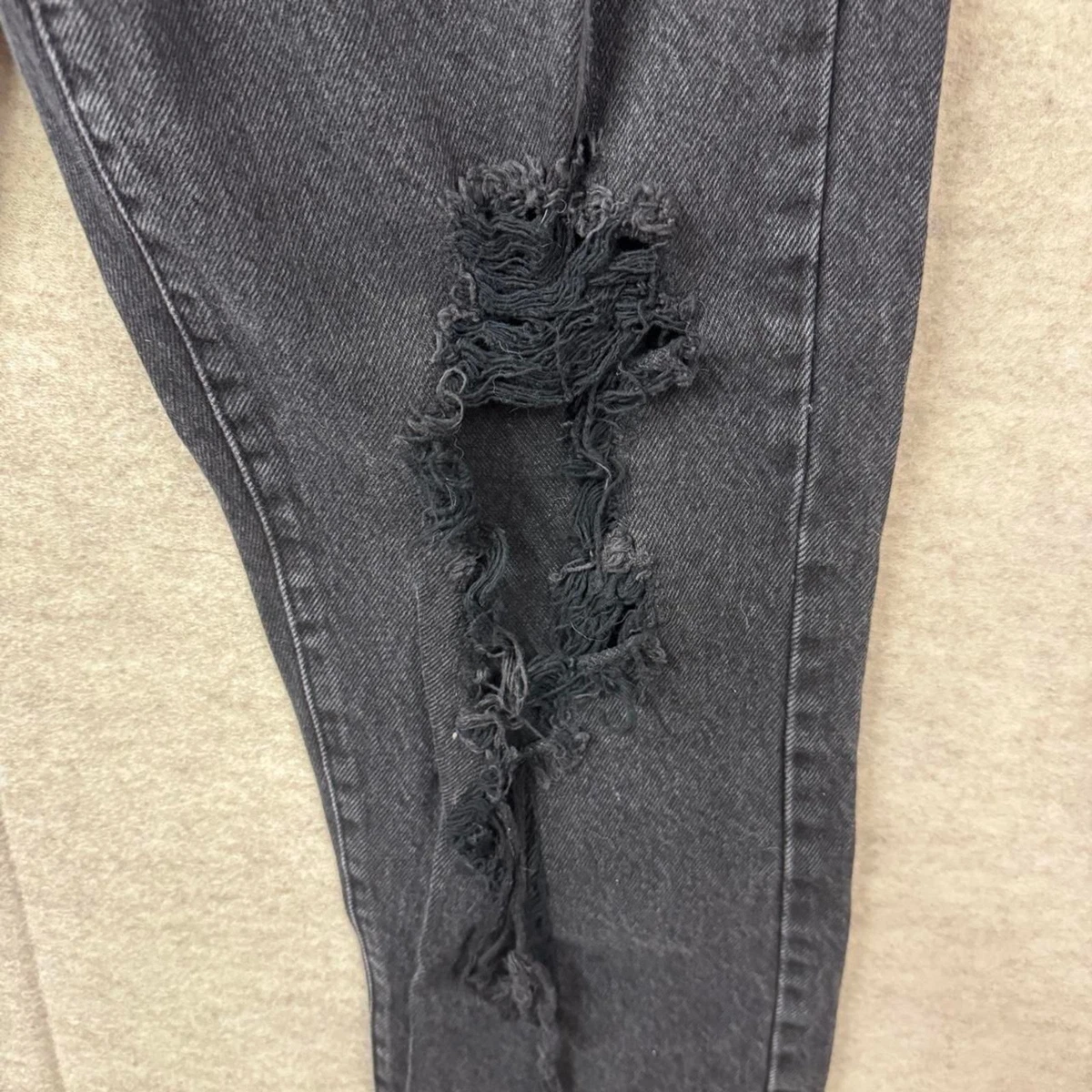 Pantalones de mezclilla negros lavados Forever 21 tiro alto desgastados pierna recta talla 26
