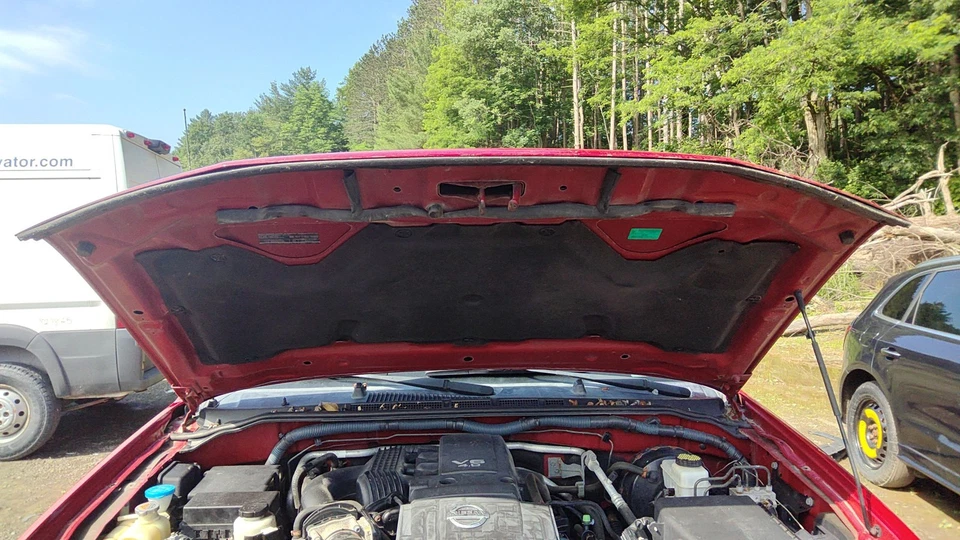 11 NISSAN FRONTIER Hood Red Alerta20 Foto 2 de 2