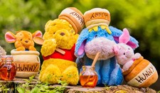 Disney Japón Winnie the Pooh Hunny Jar Set Peluche -Eeyore, Roo, Lechón Olla de Miel