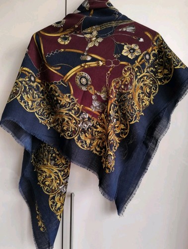 Beautiful vintage 100% wool burgundy/deep blue 💙 color scarf - Picture 2 of 8