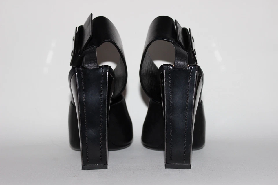 Tacones Tom Ford con hebilla grande correa en el tobillo de cuero negro. Talla 39,5 Foto 4 de 4