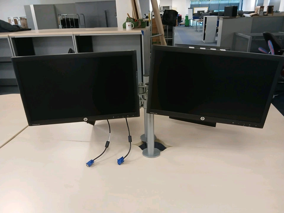 Duronic Dual Monitor Arm Ständer & 2 HP PRODISPLAY P221 Monitore & 2 Stromkabel