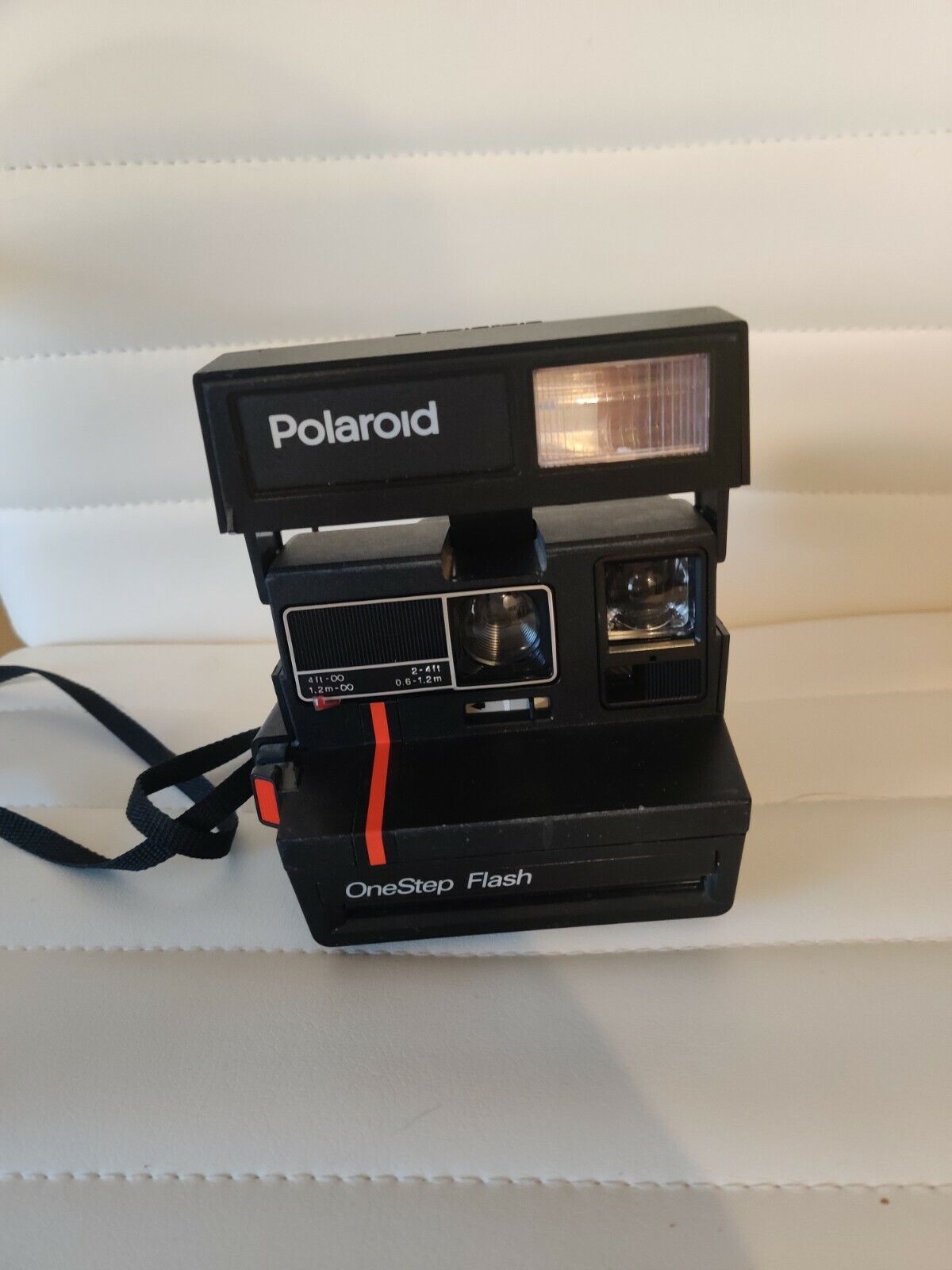 Vintage Polaroid One Step Instant Flash 600 plus Camera w/Strap