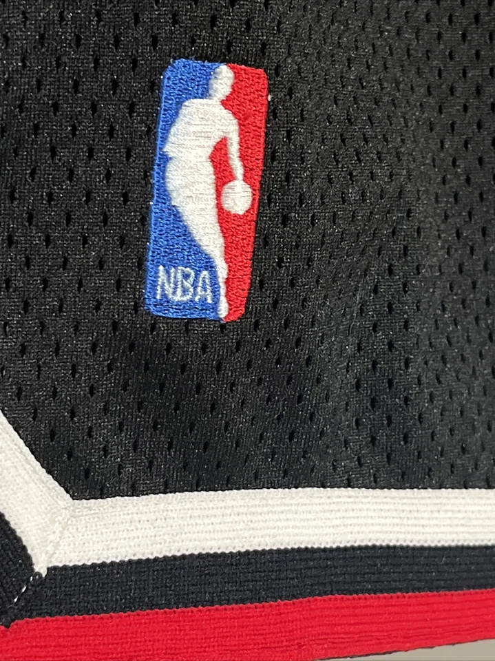 Chicago Bulls Vintage Nike Shorts 1990's Size 34 Michael Jordan 100% Authentic - Image 4 of 4