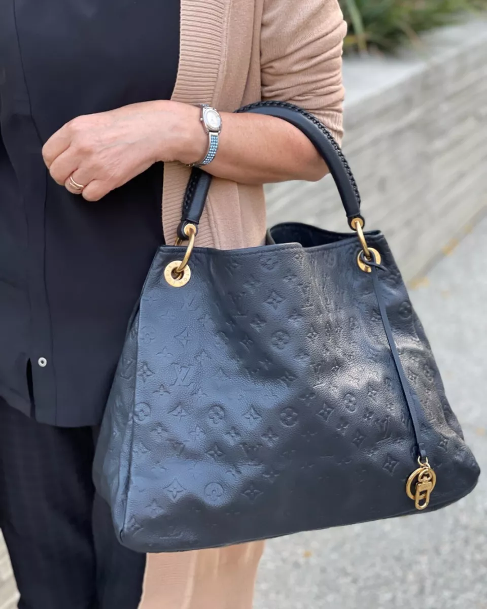 Louis Vuitton Artsy MM Black