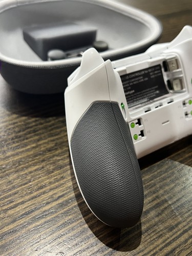 Xbox One White Elite Prototype Controller - Not For Sale - Extremely Rare - Picture 12 of 15