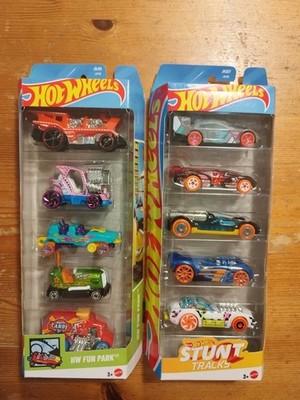 10 Hot Wheels Spielzeugautos Fun Park + Stunt Tracks Set Neu
