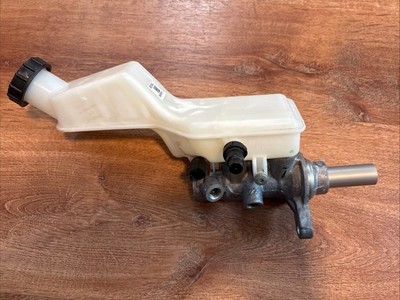 OEM Ford EcoSport Brake Master Cylinder & Fluid Tank - BRMC-261 - 48k Miles