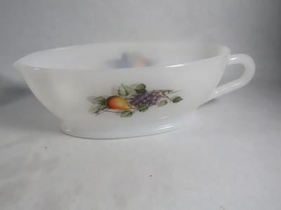 ARCOPAL France Sauciere Motiv: Obst - Milchglas / Opalglas 70er
