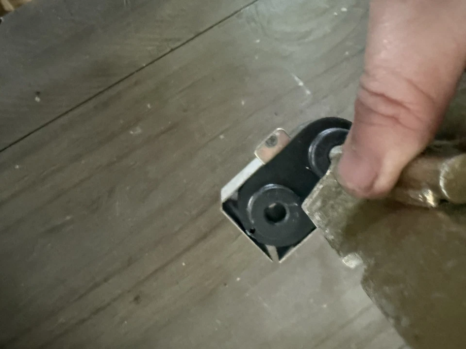 Оригинальный кронштейн глушителя выхлопной системы для универсала Ford 97-98 E-150 Econoline F6UZ5A246FA - Изображение 3 из 3