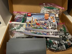 LEGO Creator Expert: Town Plan (10184) 100% Complete w/Manuals [No Box]