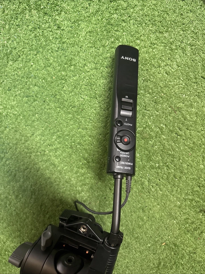 Trípode de control remoto Sony VCT-60AV CON ESTUCHE para Handycam - Negro - Foto 2 de 4