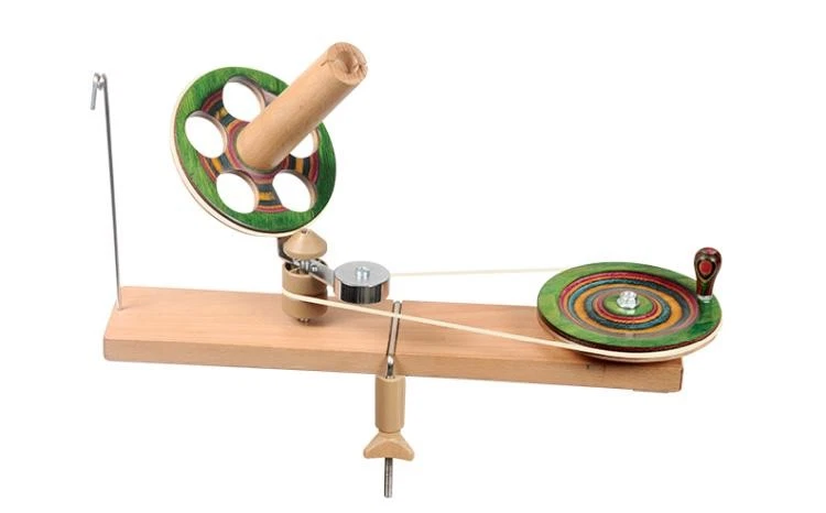 KNITPRO INTERNATIONAL KnitPro Wollwickler aus Holz in verschiedenen Designs