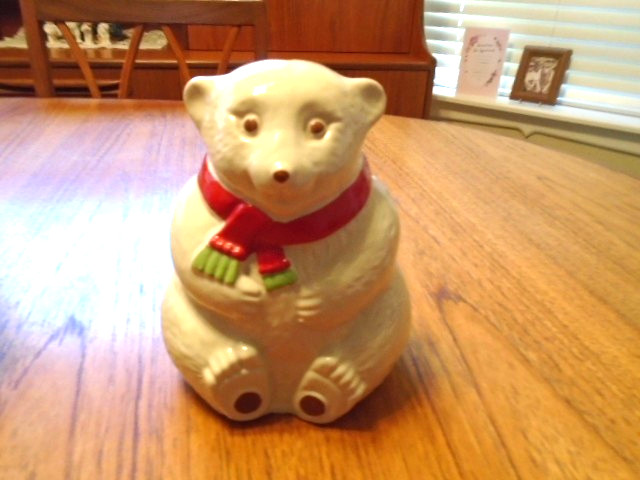 Wade Peter the Polar Bear Money Bank 1988 very good condition