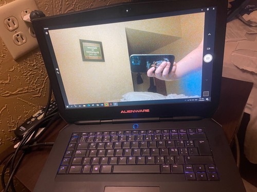 alienware gaming laptop r2 15.6" 32GB RAM 1TB SSD WITH GTX 965M 2020 - Picture 8 of 9