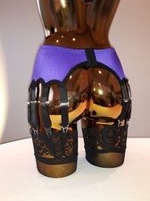Porte-jarretelles Valege - Dentelle Noire Brodée Violet, Taille L, Neuf Avec étiquettes